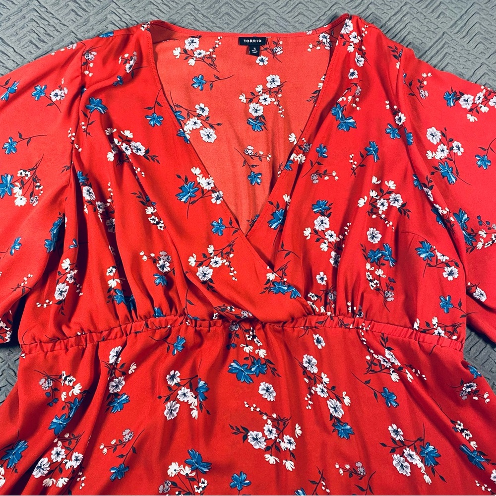 Torrid Size 5 30/32 Red Floral Blouse